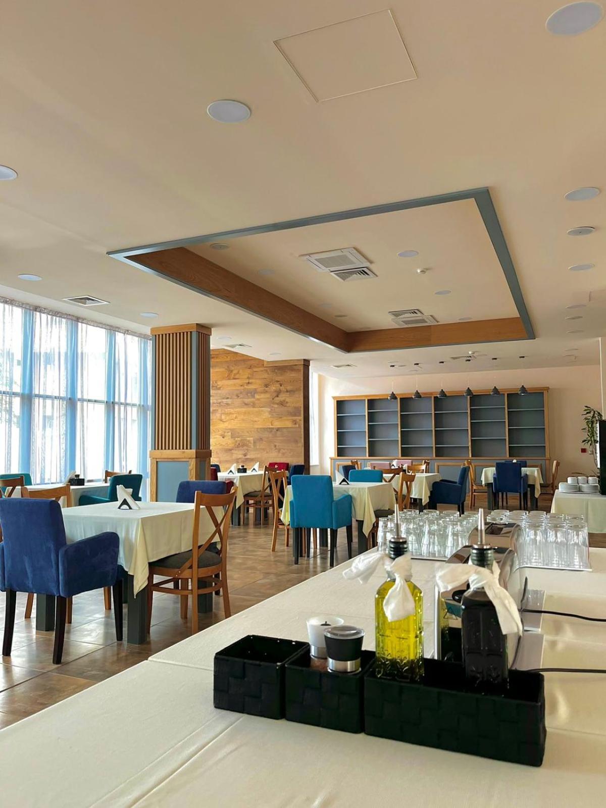City Plaza Botevgrad Kültér fotó