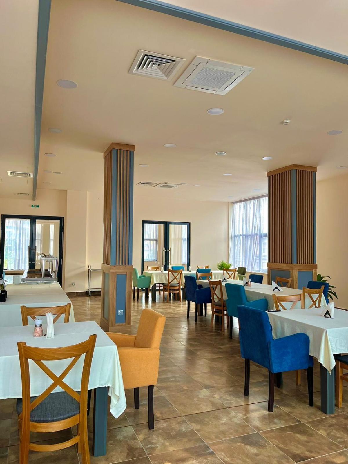 City Plaza Botevgrad Kültér fotó
