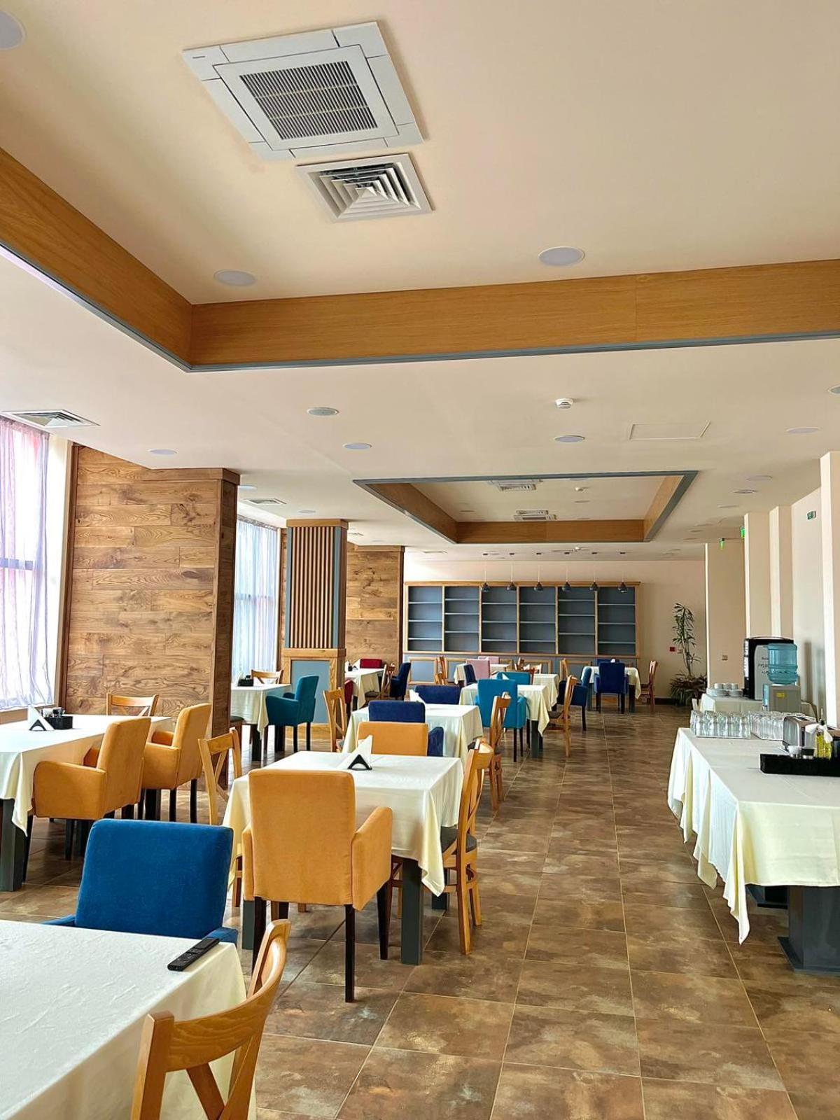 City Plaza Botevgrad Kültér fotó