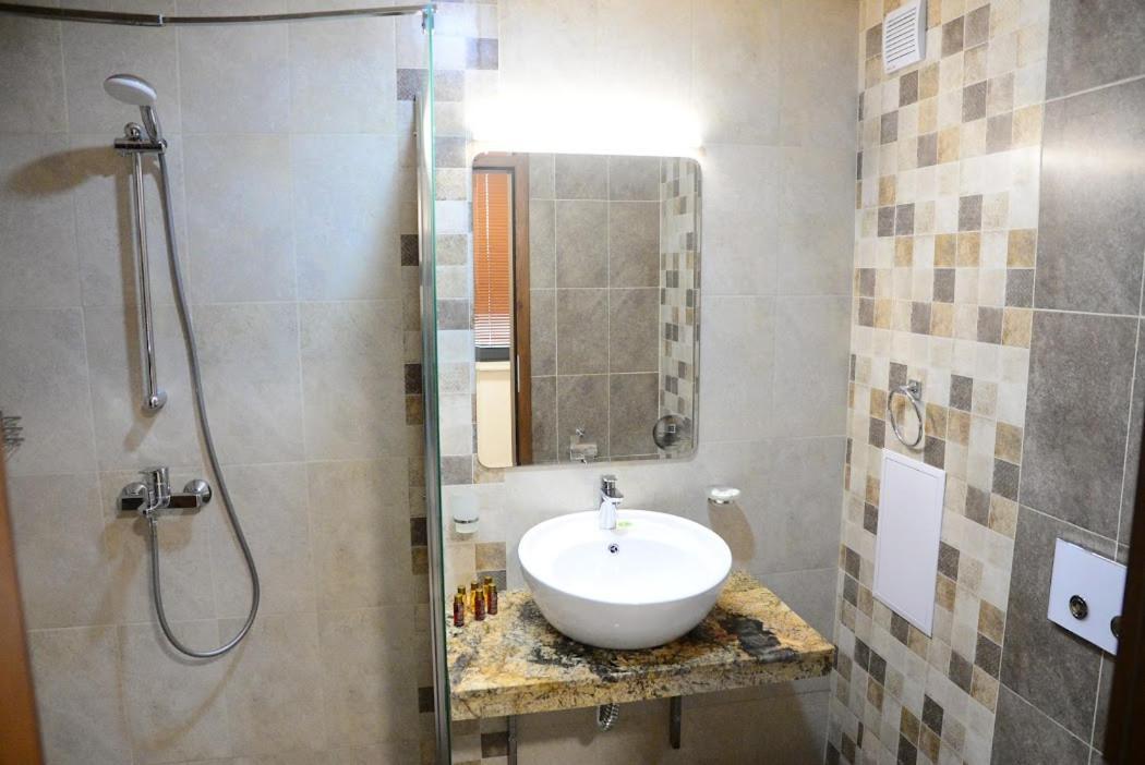 City Plaza Botevgrad Kültér fotó