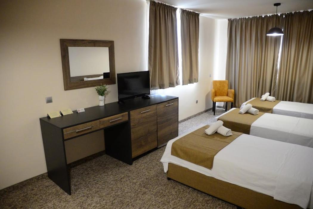 City Plaza Botevgrad Kültér fotó